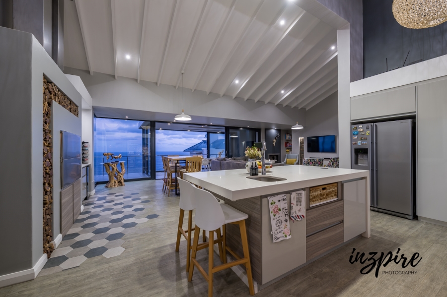 4 Bedroom Property for Sale in Village On Sea Western Cape